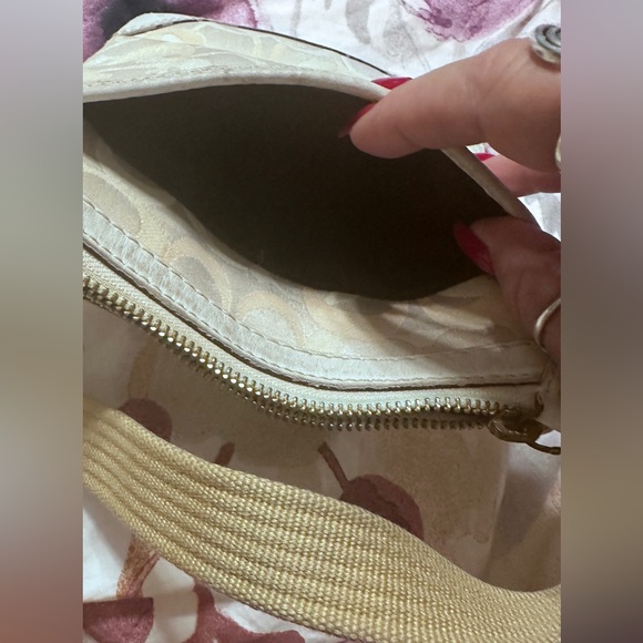 COACH CROSS BODY BAG - Picture 7 of 7